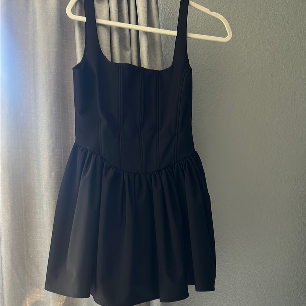 Elegant Black Sleeveless Dress